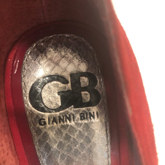 Red suede shoes with rhinestone heels, Sz 7 - Picture 6 of 15